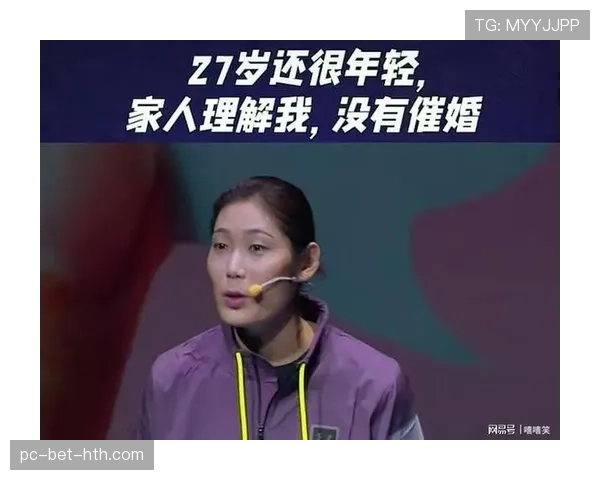 朱婷晒家里衣帽间，朋友笑着说我看完要把自己的衣服全扔了